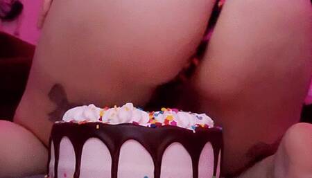 Raw Footage of My First Cake Sit