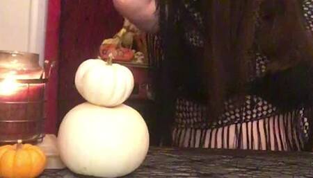 Bella Vendetta Halloween Hairbrushing